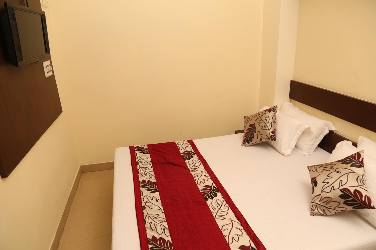 Hotel Heena Plaza Ābu Road Extérieur photo